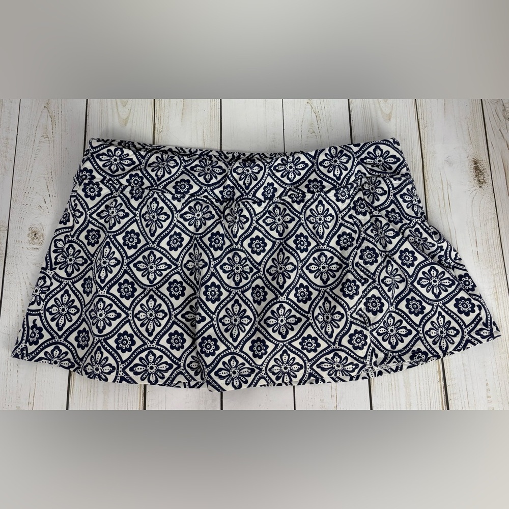 Lands End Navy White Floral Tile Print Swim Skirt Attached Brief‎ Size 6 1178